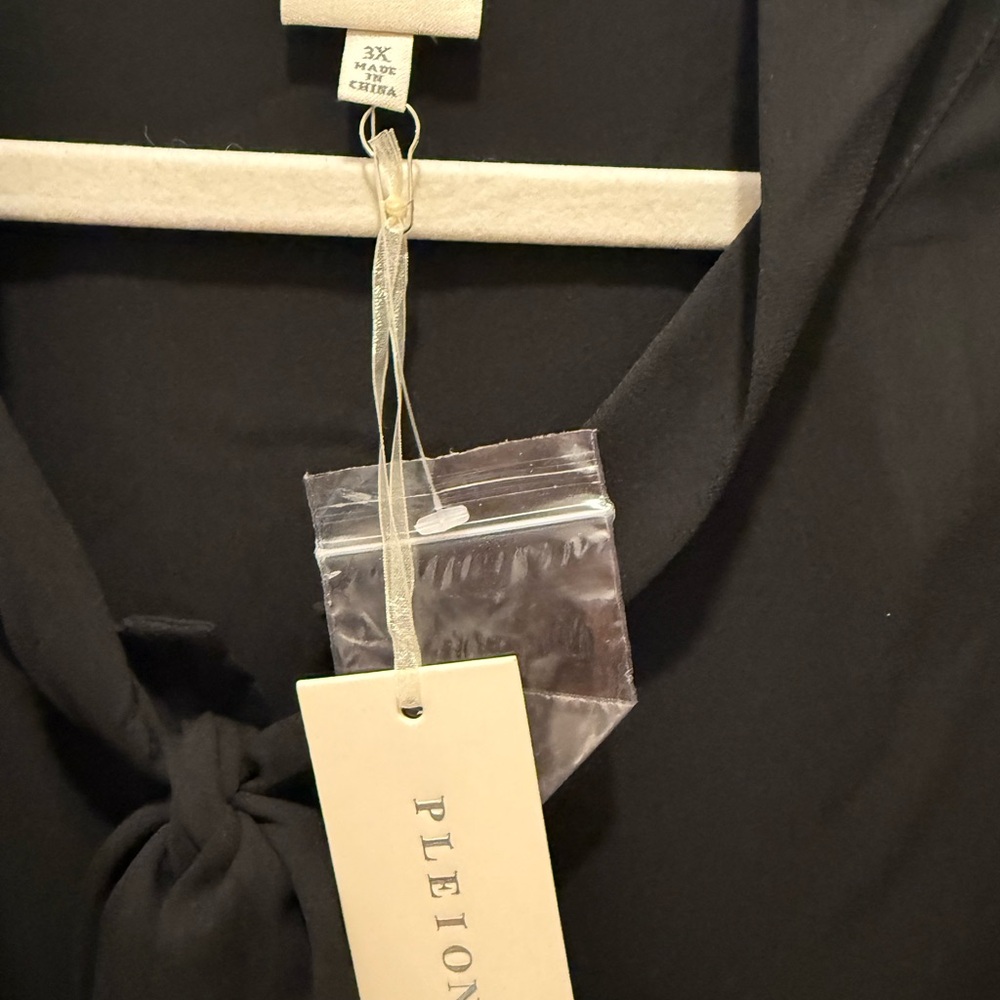 Women’s Plus Size Pleione Tie Neck Button Down Peplum Blouse in Black Size 3X - Picture 2 of 6